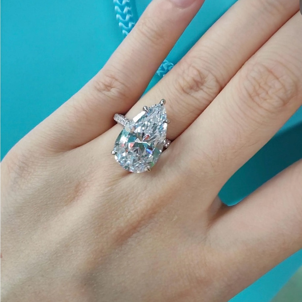 8.0 Carat Pear Cut Simulated Diamond Engagement Ring In Sterling Silver